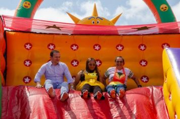Mês das Crianças: Caravana da Felicidade leva diversão aos estudantes da rede municipal de Limoeiro de Anadia