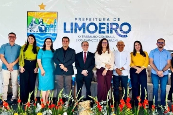 Prefeitura entrega 101 títulos de propriedade através do Programa Moradia Legal