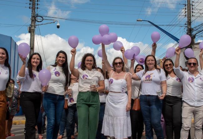 Primeira-dama Eloísa Ferreira promove caminhada em alusão a campanha Agosto Lilás em Limoeiro de Anadia