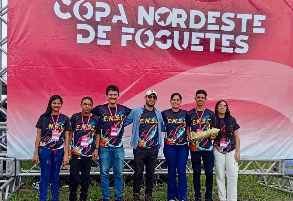 Estudantes de Limoeiro de Anadia alcançam feito histórico na Copa Nordeste de Foguetes 2025